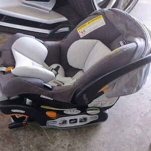 Chic Dual-Tone Infant Car Seat